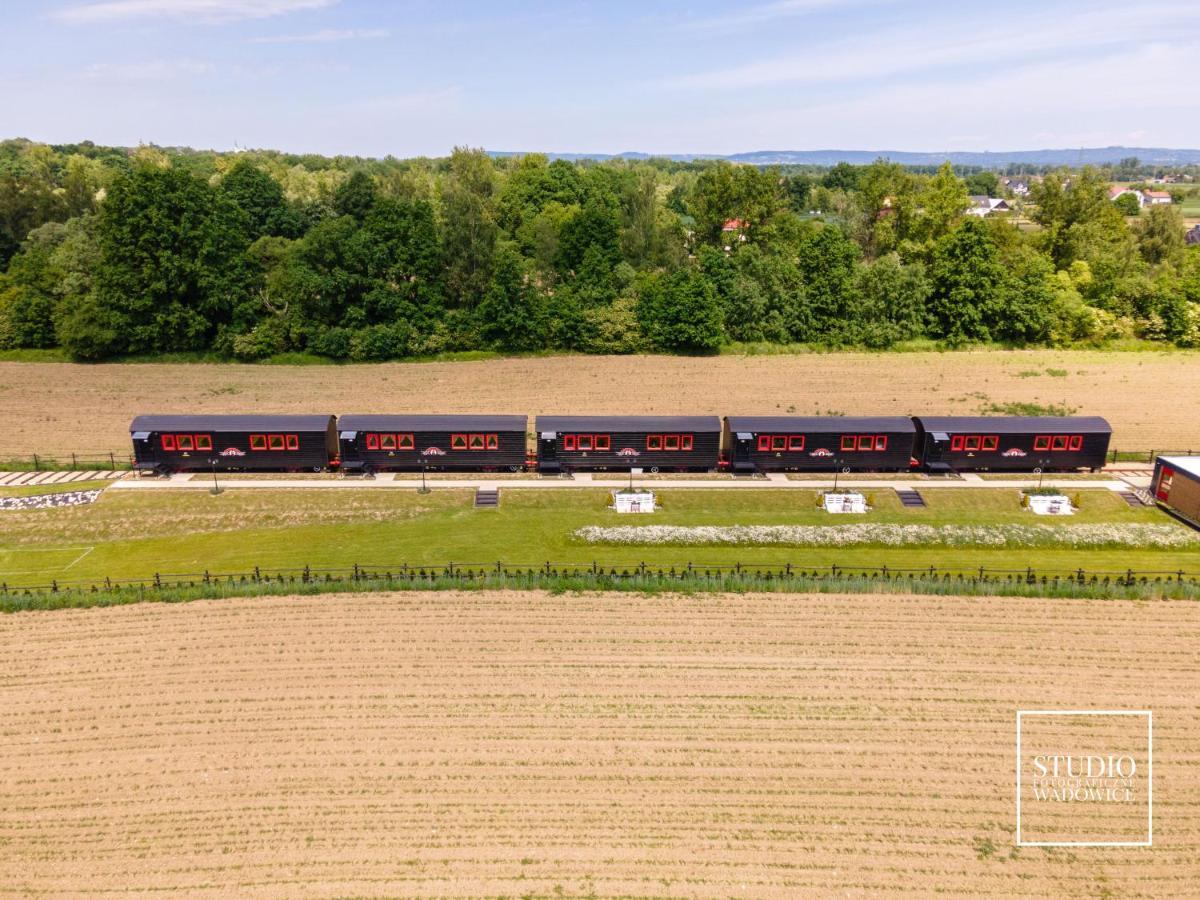 Aparthotel Stacja Galicja - Nocleg W Pociagu Blisko Energylandia Zator Exterior foto