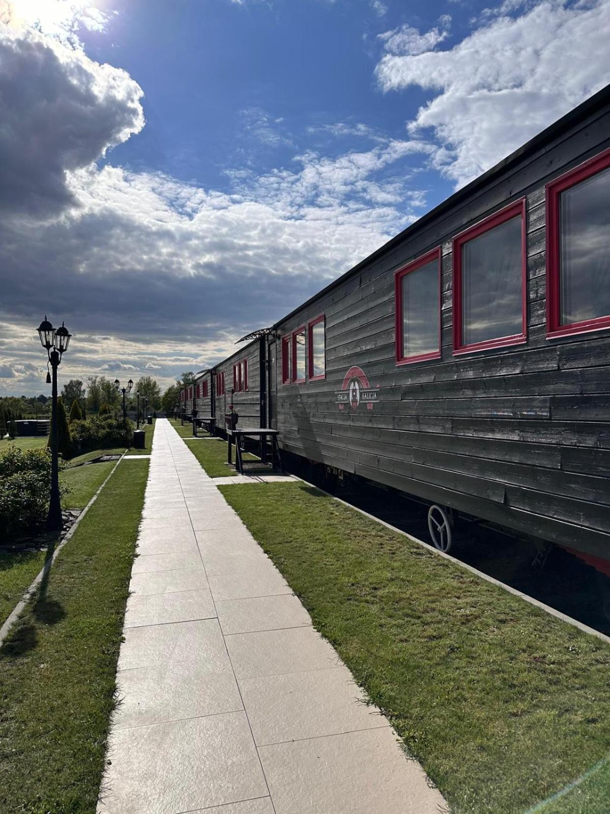 Aparthotel Stacja Galicja - Nocleg W Pociagu Blisko Energylandia Zator Exterior foto